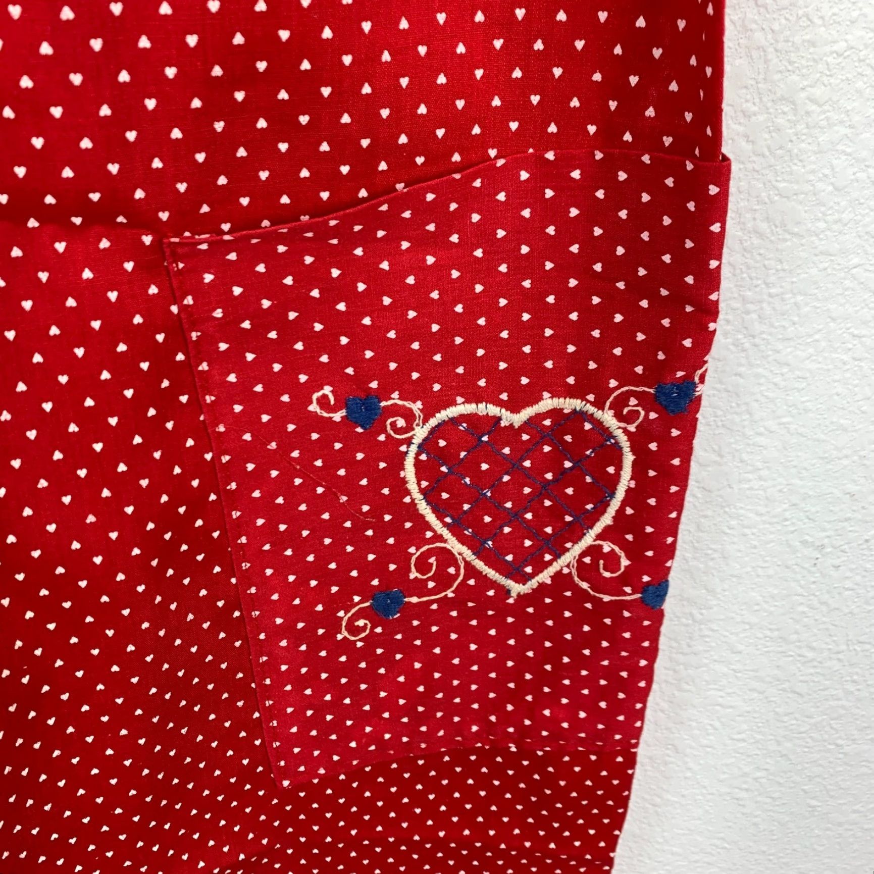 Vintage Vintage Red Hearts Nightgown Muumuu Button Robe Valentines Day Caftan Small Med Nightgown MUUMUU Red Hearts Valentines Day 1980s Womens XS-? Size ONE SIZE - 3 Thumbnail