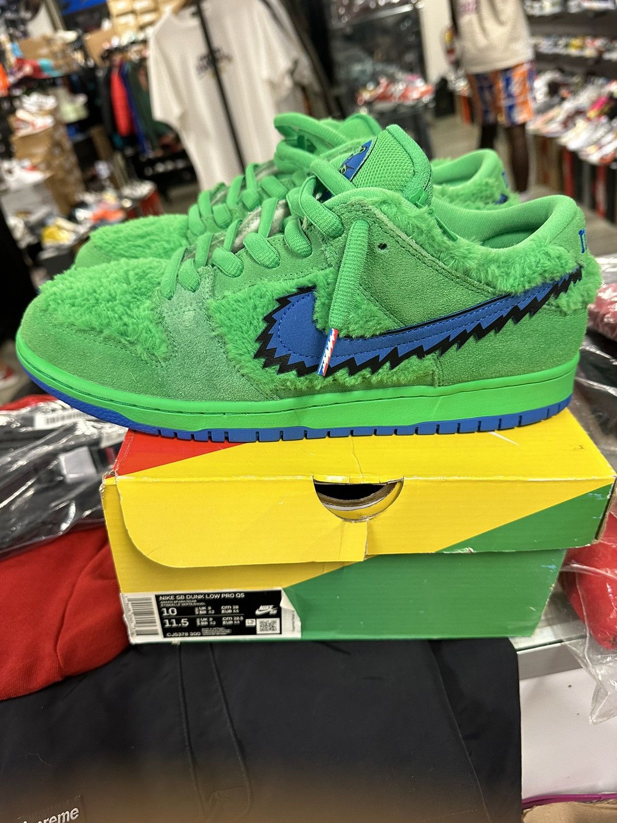 Nike Grateful Dead SB Nike dunk preowned size 10 green Size US 10.5 / EU 43-44 - 3 Thumbnail