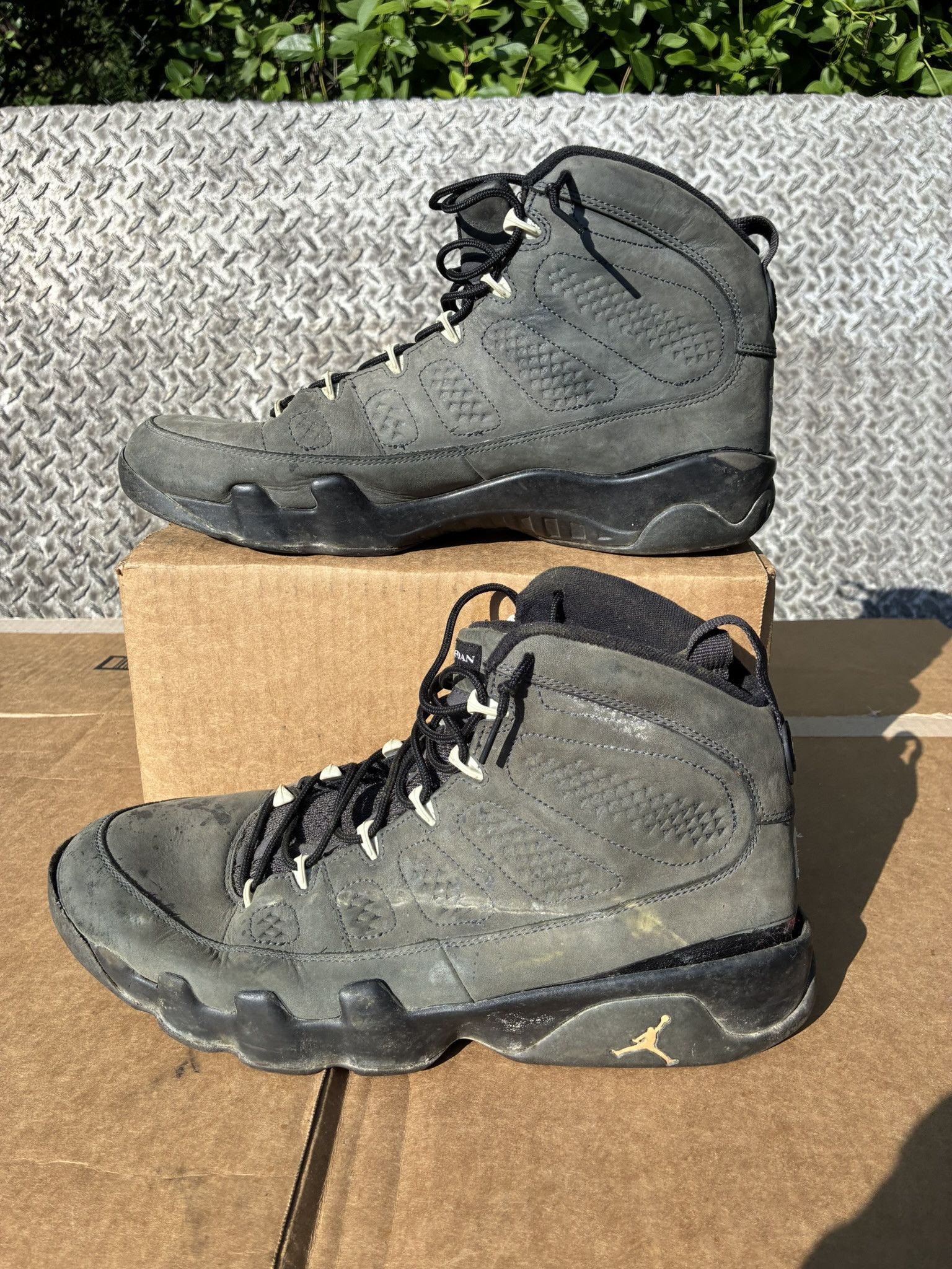 Jordan Brand Nike Air Jordan 9 Retro "Anthracite" 2015 302370-013 Size US 13 / EU 46 - 2 Thumbnail