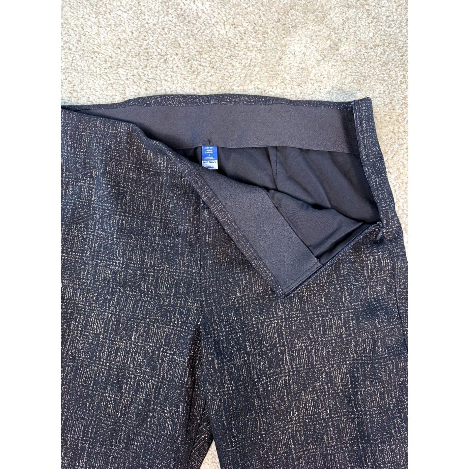 Old Navy Old Navy Pixie Skinny Pants High-Rise Comfort Waistband Black Glitter Large D257 Size 36" / US 14 / IT 50 - 3 Thumbnail