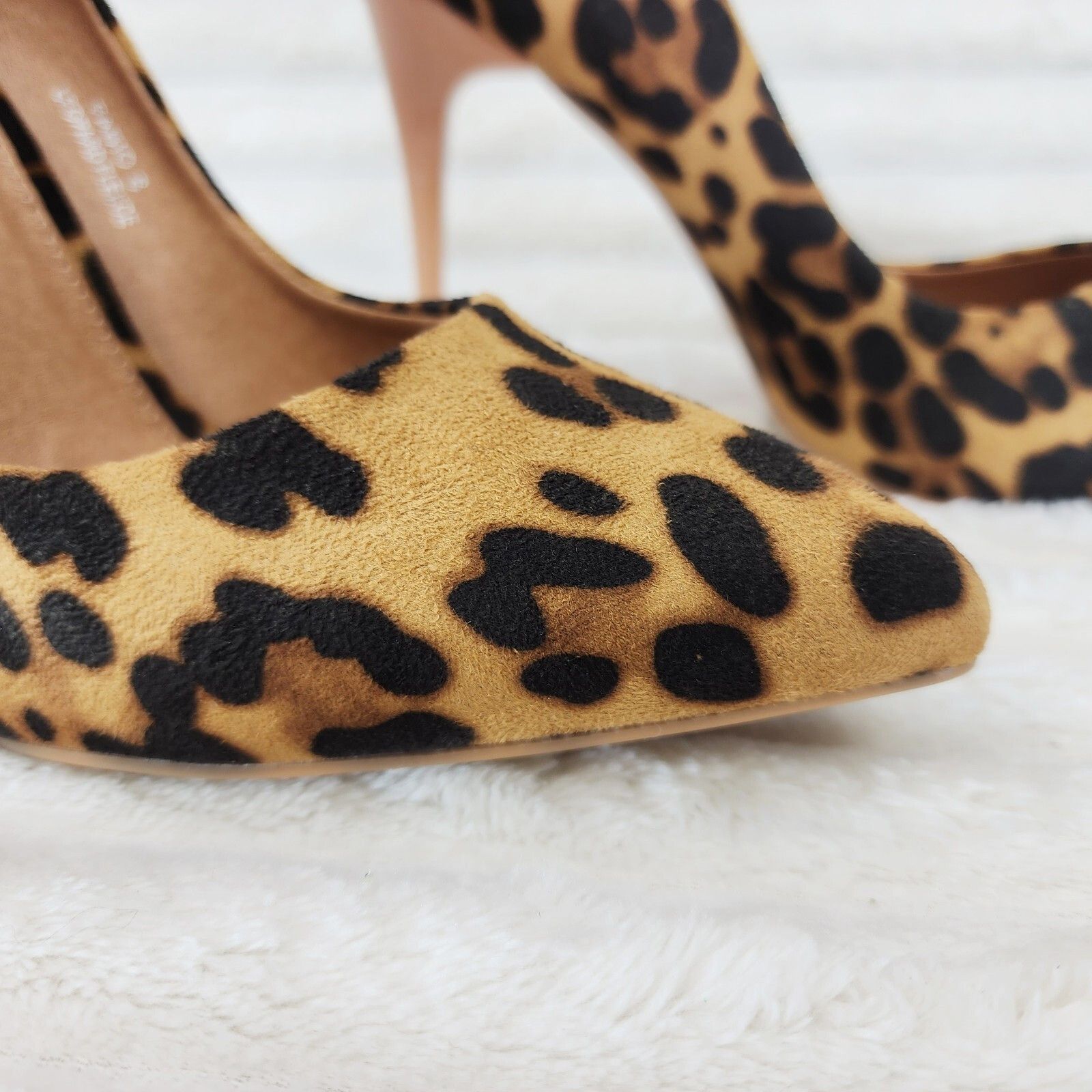 Other Fabio Leopard 4.5" High Heel Shoes Pointy Toe Pumps sizes 8 Size US 9 / IT 39 - 6 Thumbnail