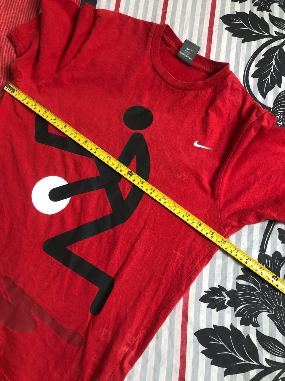 Nike Vintage Rare 90s Nike Swoosh Man tee Size US M / EU 48-50 / 2 - 13 Thumbnail