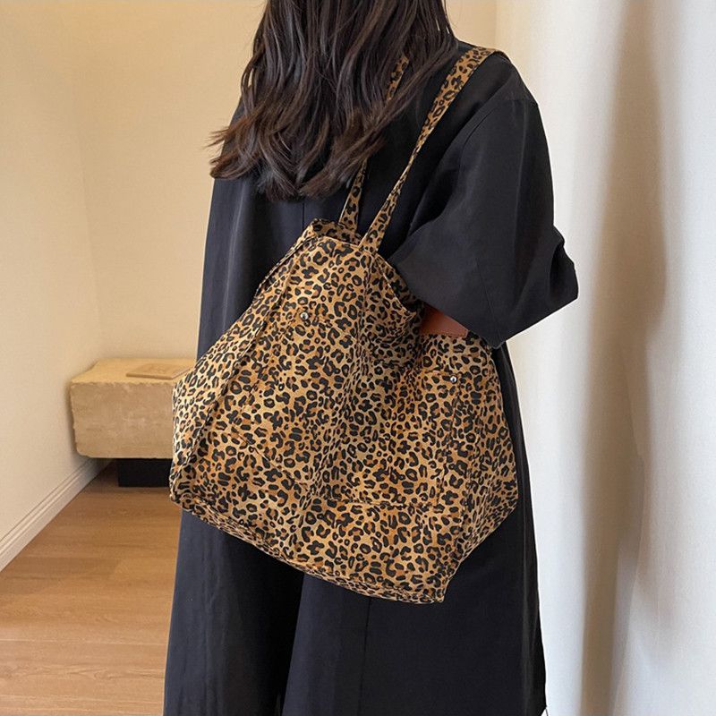 Japanese Brand 90s aesthetic leopard tote bag shoulder bag Size ONE SIZE - 2 Thumbnail