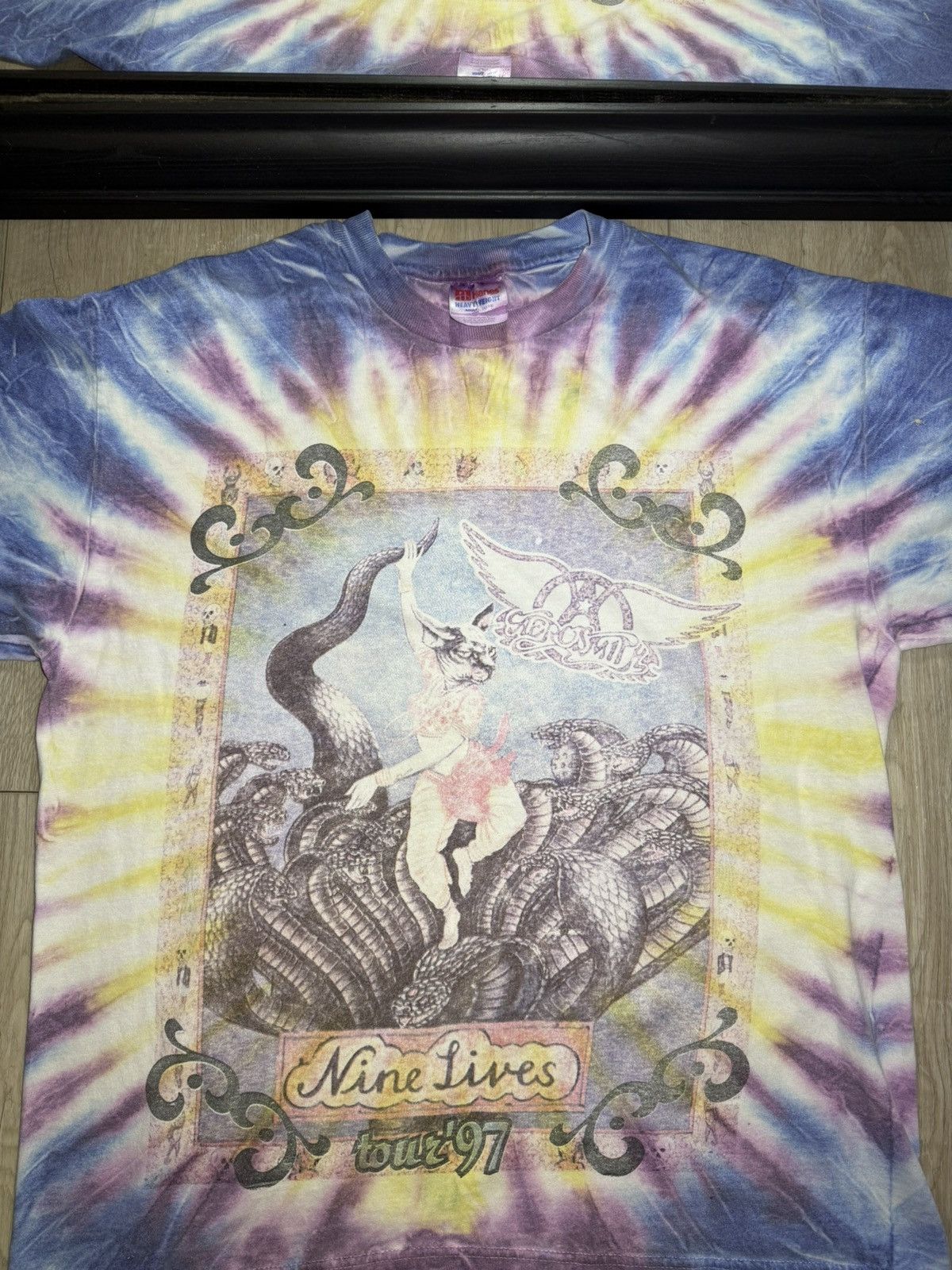 Band Tees × Vintage Vintage / Y2K Rare 1997 Aerosmith Nine Lives Tour Shirt Size US L / EU 52-54 / 3 - 3 Thumbnail