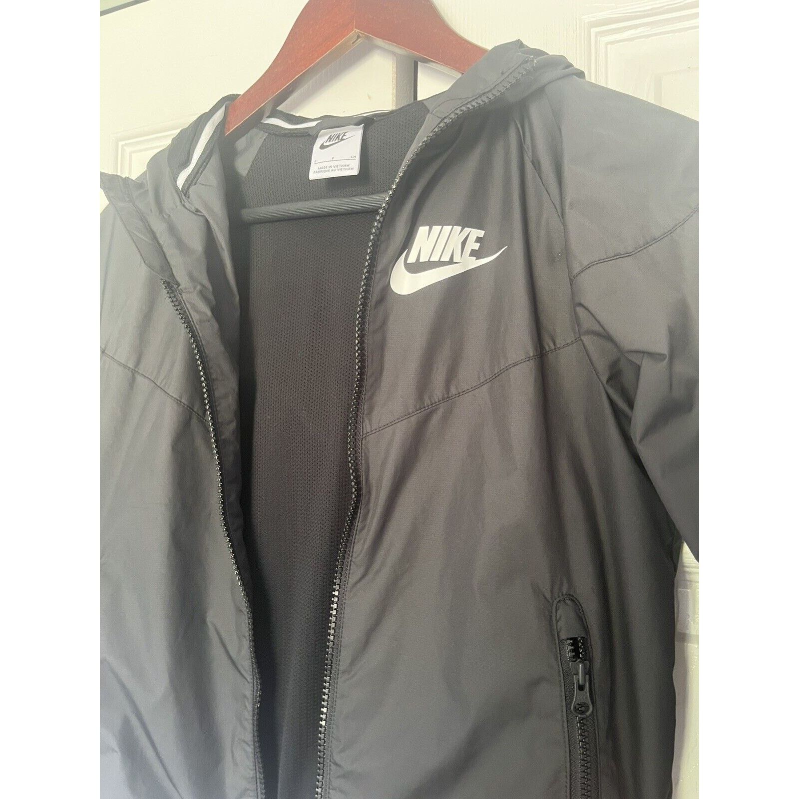 Nike Boys Youth Nike Jacket Black Wind Size Small Size US S / EU 44-46 / 1 - 2 Thumbnail