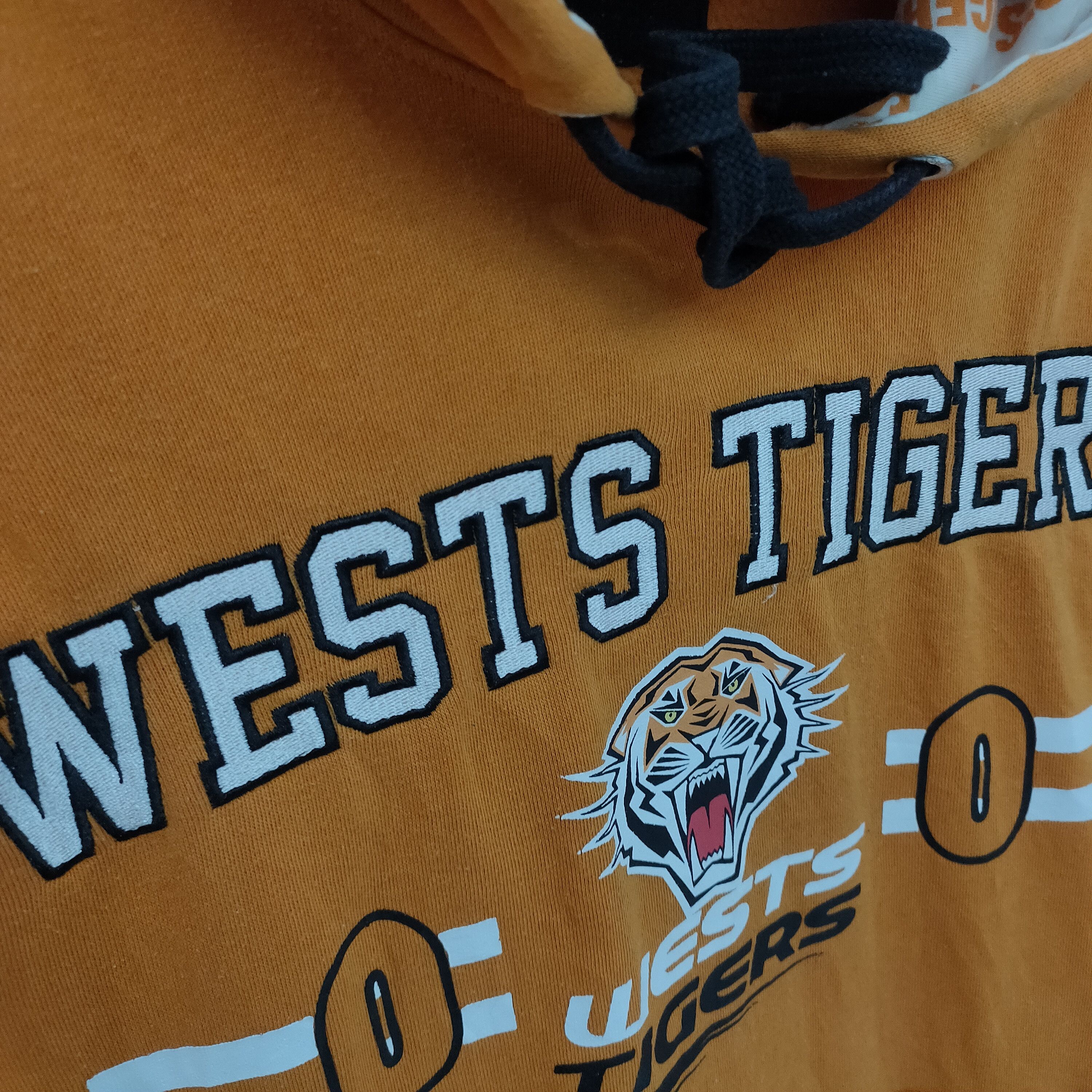 Vintage Vintage Wests Tigers Rugby Sweatshirt NRL Size US M / EU 48-50 / 2 - 7 Thumbnail
