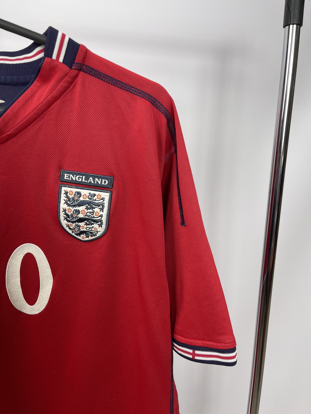 Umbro × Vintage England 2002 2004 AWAY Shirt Jersey Umbro #10 OWEN sz L Men Size US L / EU 52-54 / 3 - 3 Thumbnail