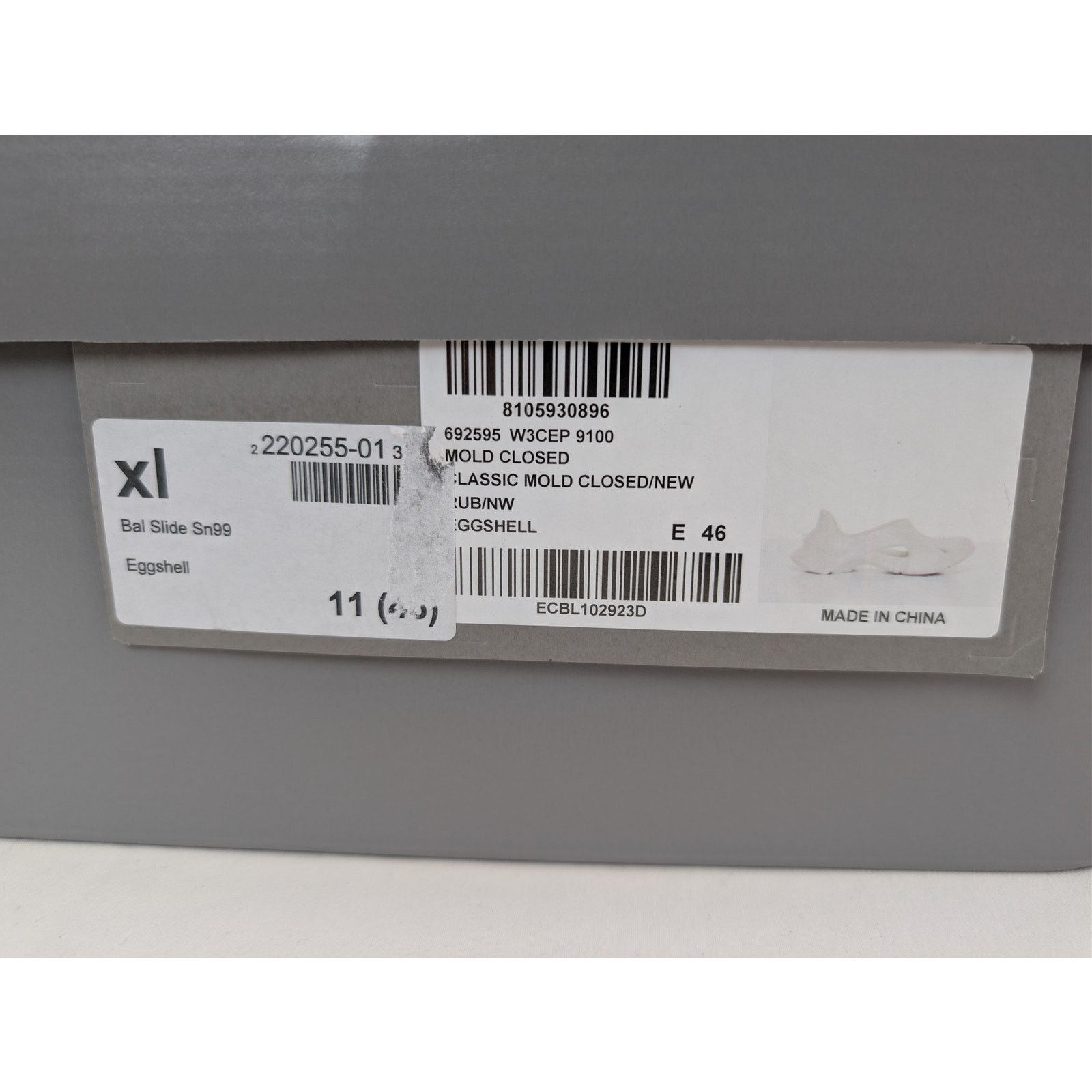 Balenciaga o1rshd1 Classic Mold Closed Slide Sandals in Eggshell Size US 13 / EU 46 - 23 Thumbnail