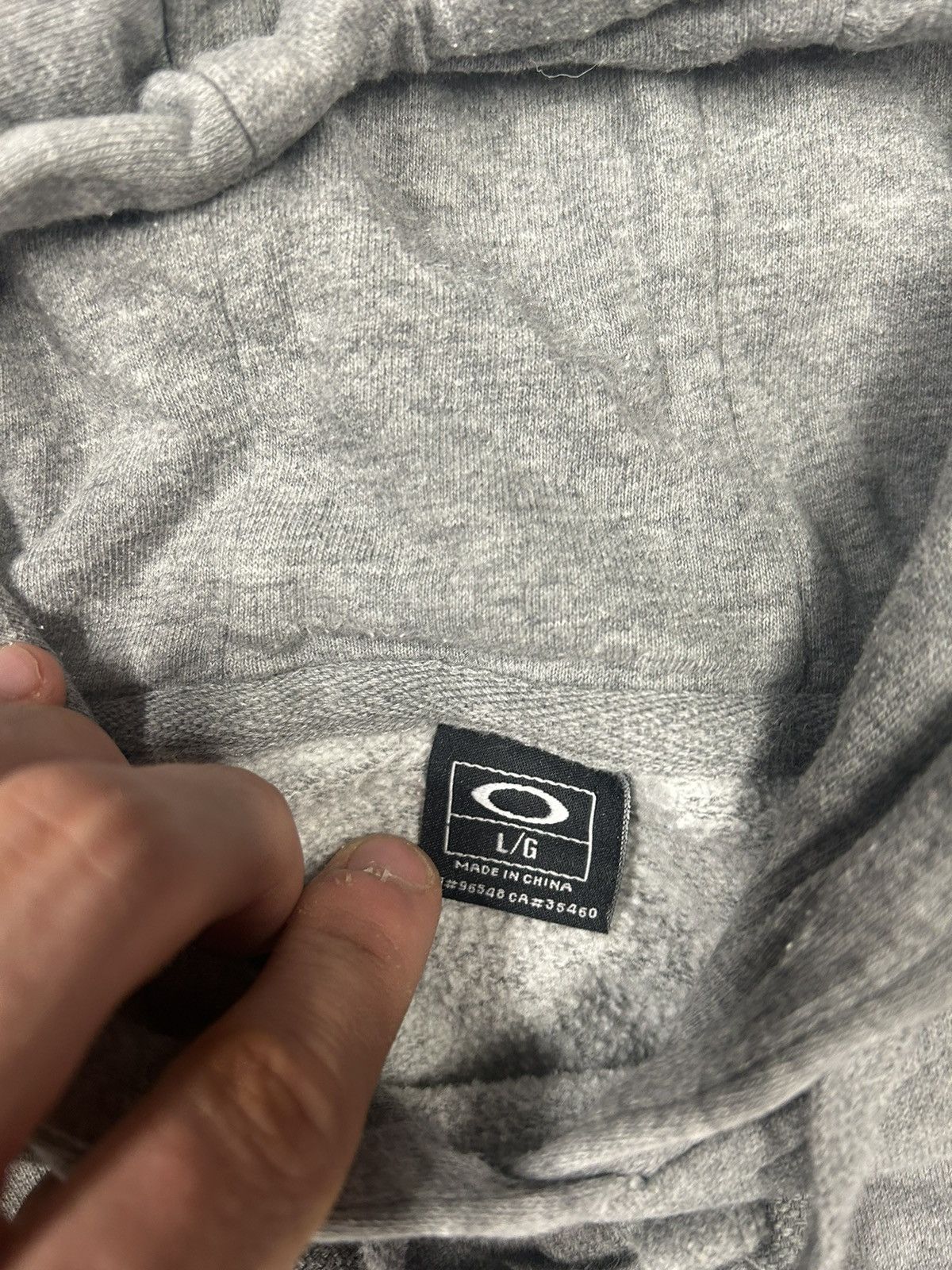 Oakley × Vintage CRazy Vintage Y2K Essential Grey Oakley Logo Pullover Hoodie Size US L / EU 52-54 / 3 - 3 Thumbnail