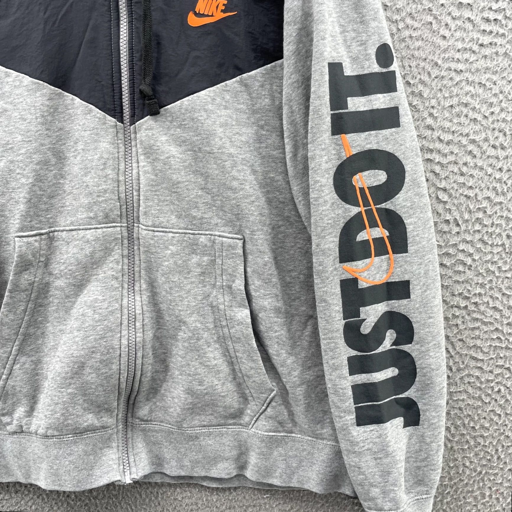 Nike Nike NSW Hoodie Men's Medium Gray Logo Zip Jacket Sportswear Athletic Streetwear Size US L / EU 52-54 / 3 - 2 Thumbnail