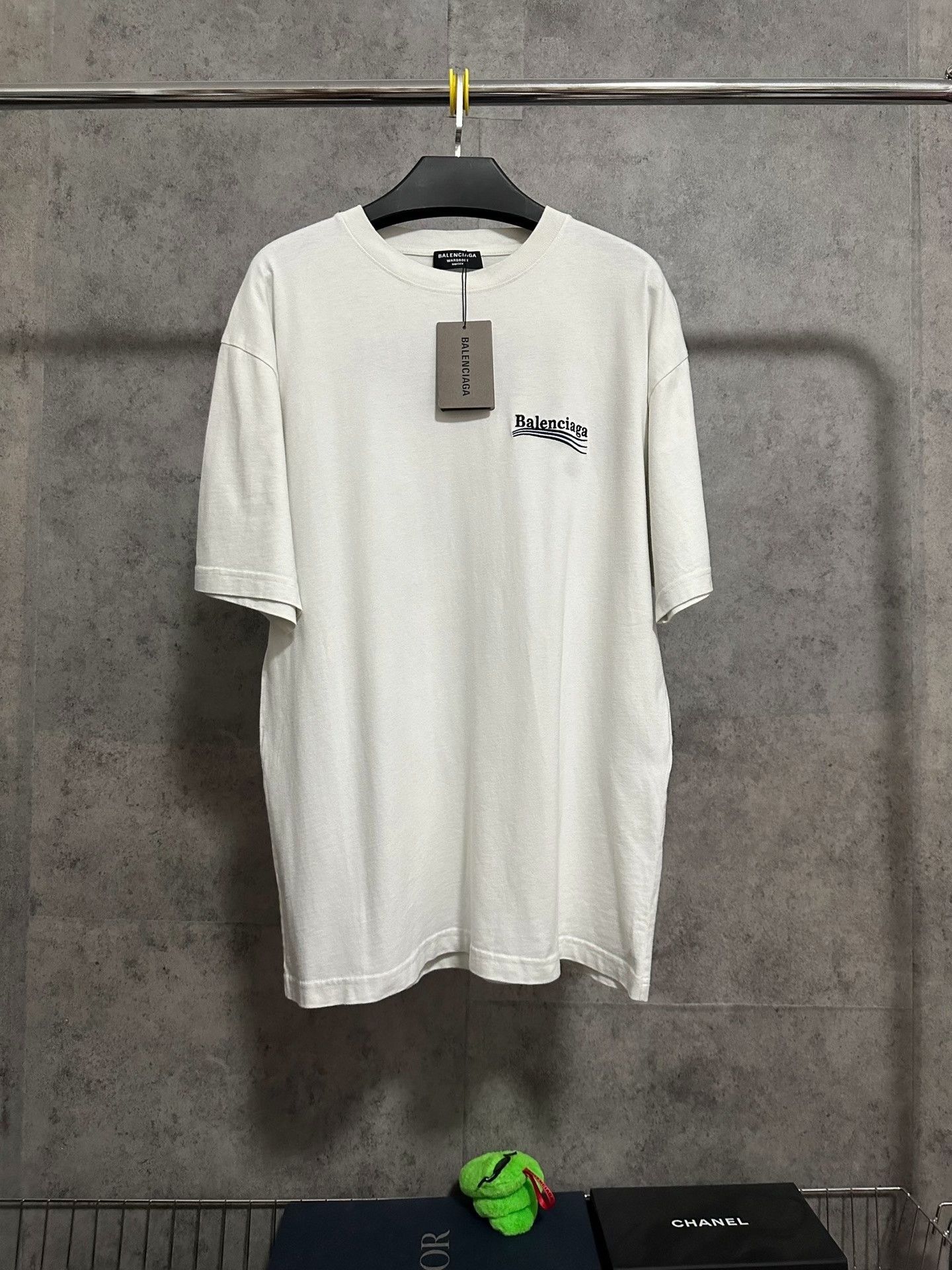 Balenciaga Balenciaga Short-Sleeve T-Shirt w/ Embroidery Logo Size US M / EU 48-50 / 2 - 1 Thumbnail