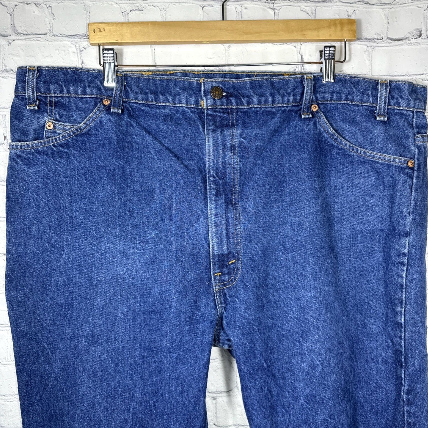 Levi's VINTAGE Levi’s 505 Jeans Mens 46x32 Regular Fit Straight Denim Orange Tab 80s Retro Hipster USA Cowboys College Rock Size US 30 / EU 46 - 3 Thumbnail