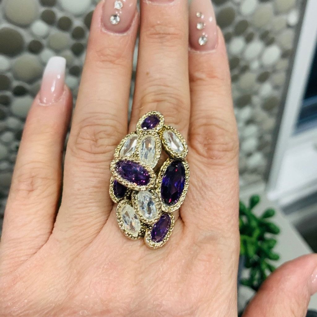 Vintage Gorgeous Sterling Silver Ring with amethyst stones Size ONE SIZE - 7 Thumbnail
