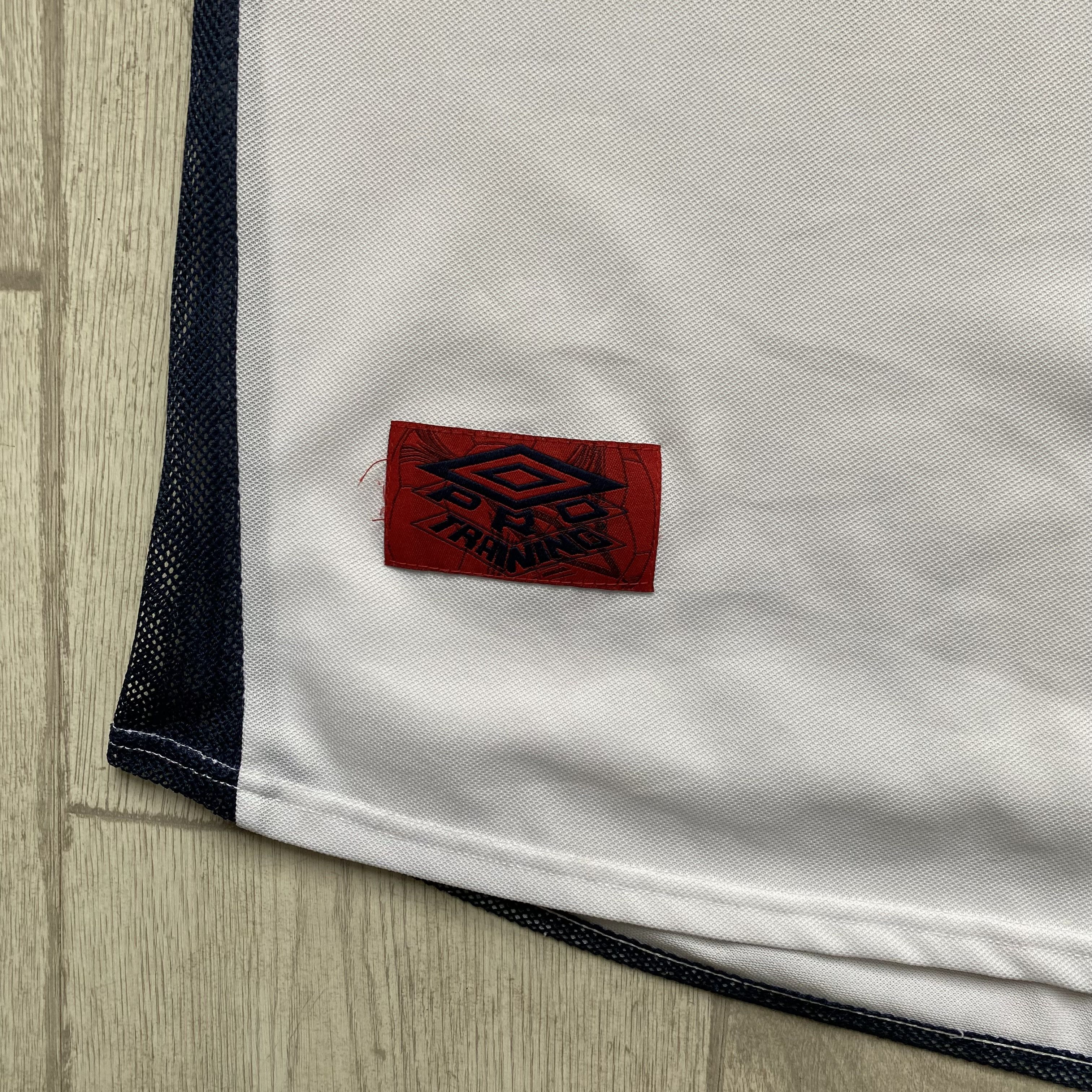Umbro Drill Vintage 90s Umbro jersey tee Center logo Blockore Size US XXL / EU 58 / 5 - 4 Thumbnail