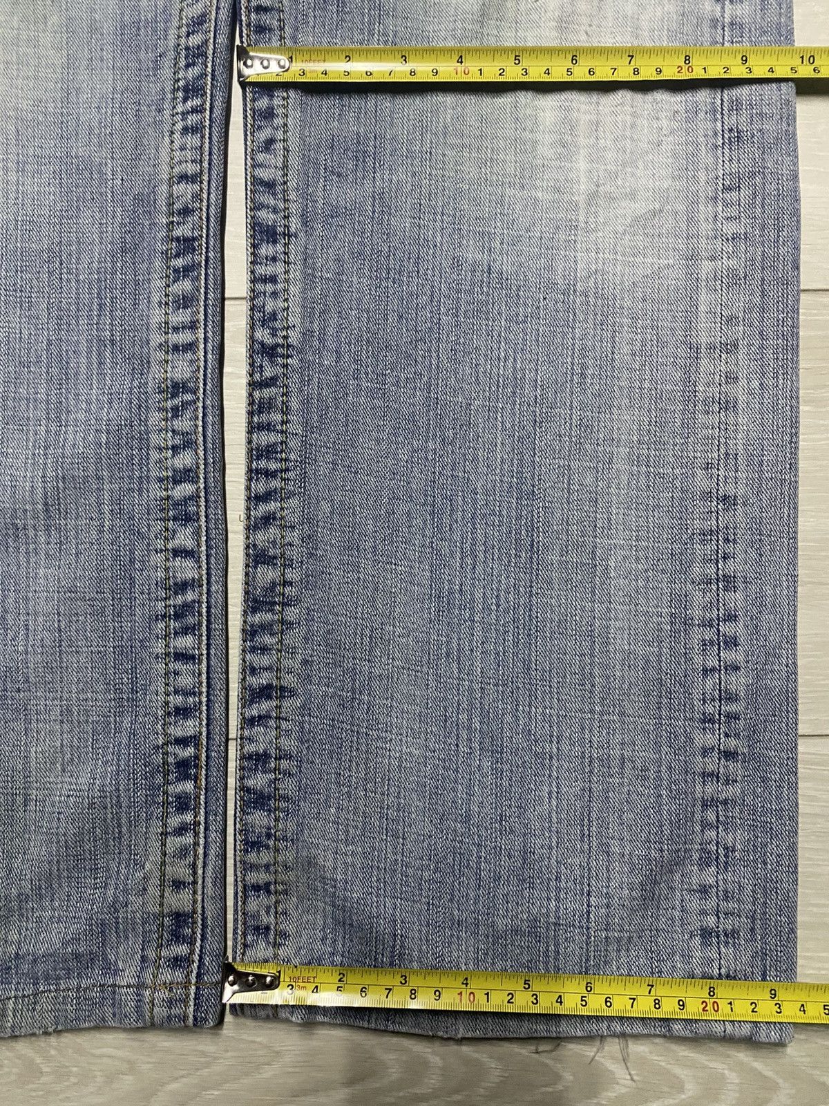 Japanese Brand Vintage Japanese Brand Light Wash Distressed Baggy Jeans Size US 36 / EU 52 - 17 Thumbnail