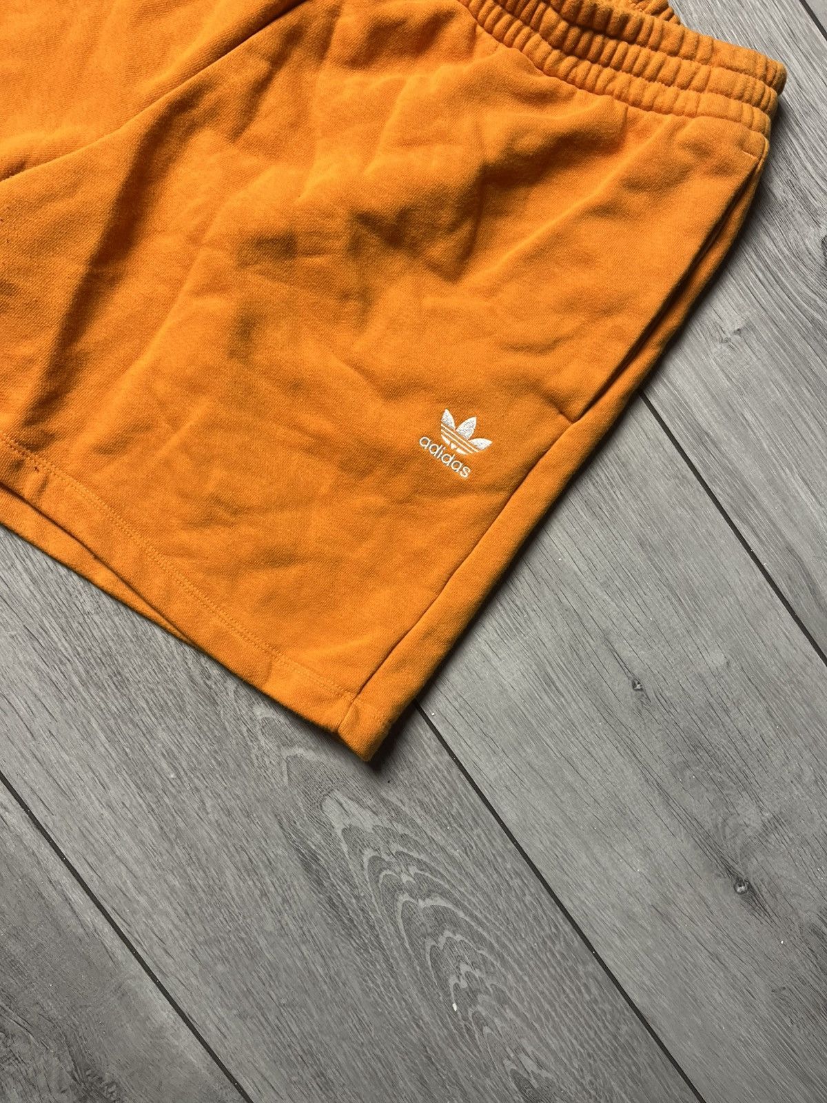 Adidas Adidas sweat shorts size Large Size US 34 / EU 50 - 2 Thumbnail