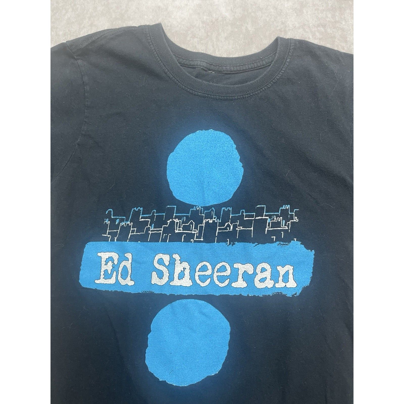 Other Ed Sheeran Divide Tour 2018 T-Shirt Women's Small Black Conc Size US S / EU 44-46 / 1 - 3 Thumbnail