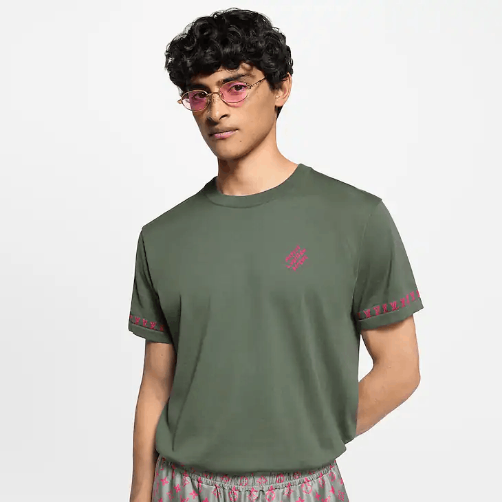 Louis Vuitton Short-Sleeved Signature Crewneck Size US S / EU 44-46 / 1 - 2 Thumbnail