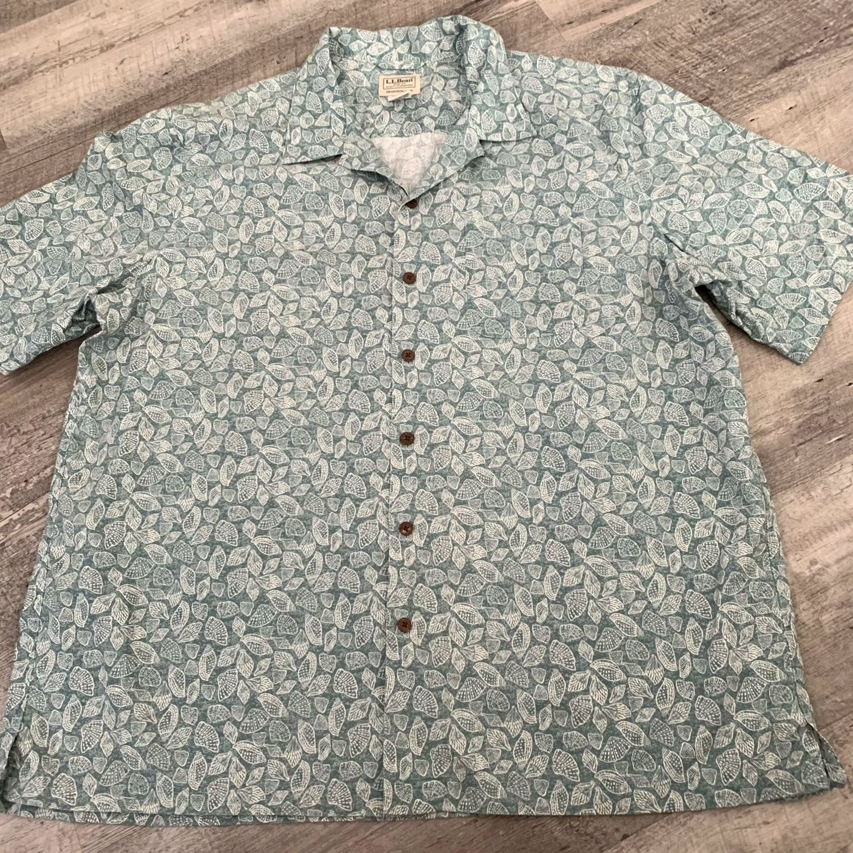 Vintage L.L. Bean Hawaiian Shirt Mens XL Sea Shell Traditional Fit Button Up Cotton Green Short Sleeve Beach Tropical 90s? Size US XL / EU 56 / 4 - 6 Thumbnail