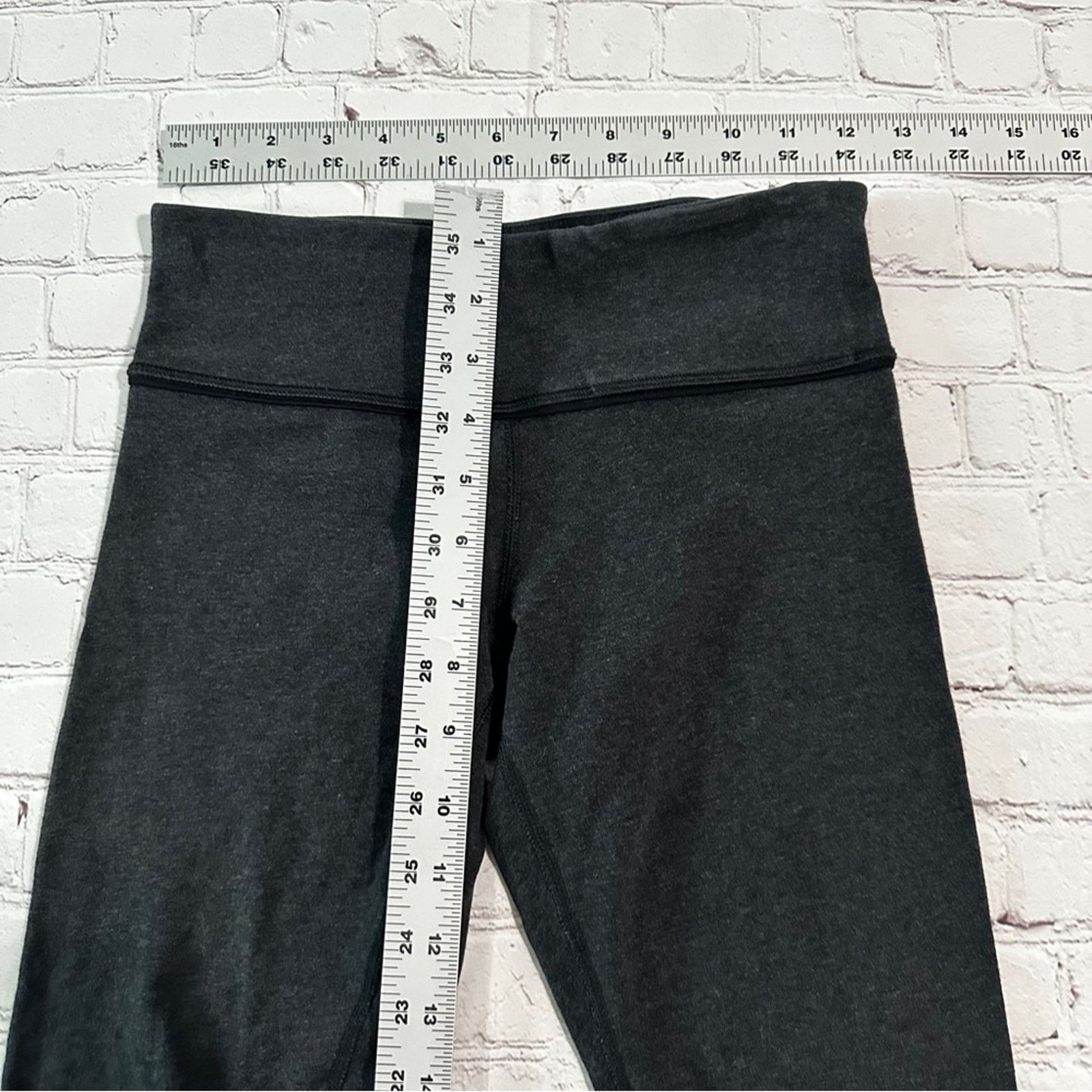 Lululemon Lululemon leggings and size 4 Size 27" / US 4 / IT 40 - 5 Thumbnail