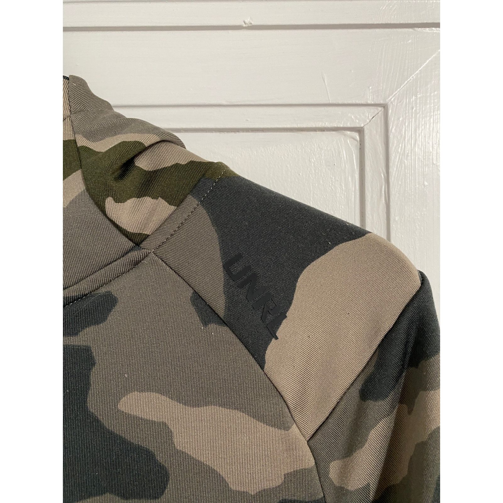 NCAA Minnesota Gophers Row the Boat UNRL Brand Camo Hoodie Size S Size US S / EU 44-46 / 1 - 3 Thumbnail