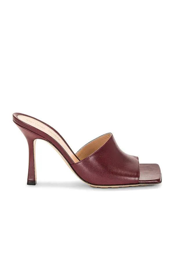 Bottega Veneta o1bcso1str0924 Stretch Mule in Burgundy Size US 6 / IT 36 - 1 Thumbnail