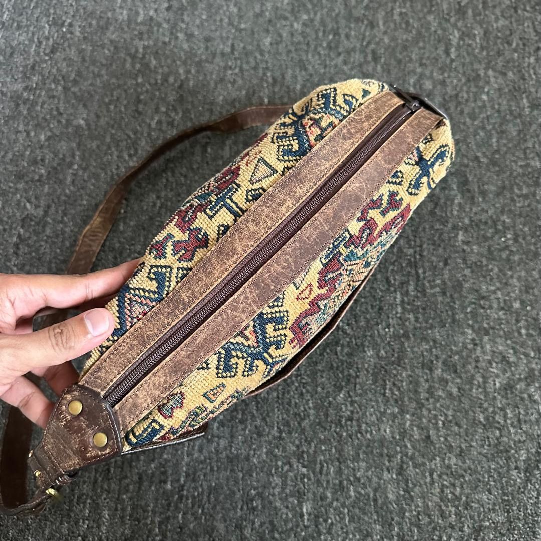 L.L. Bean Vintage Rare L L Bean Tapestry Leather Trim Crossbody Bag Size ONE SIZE - 7 Thumbnail