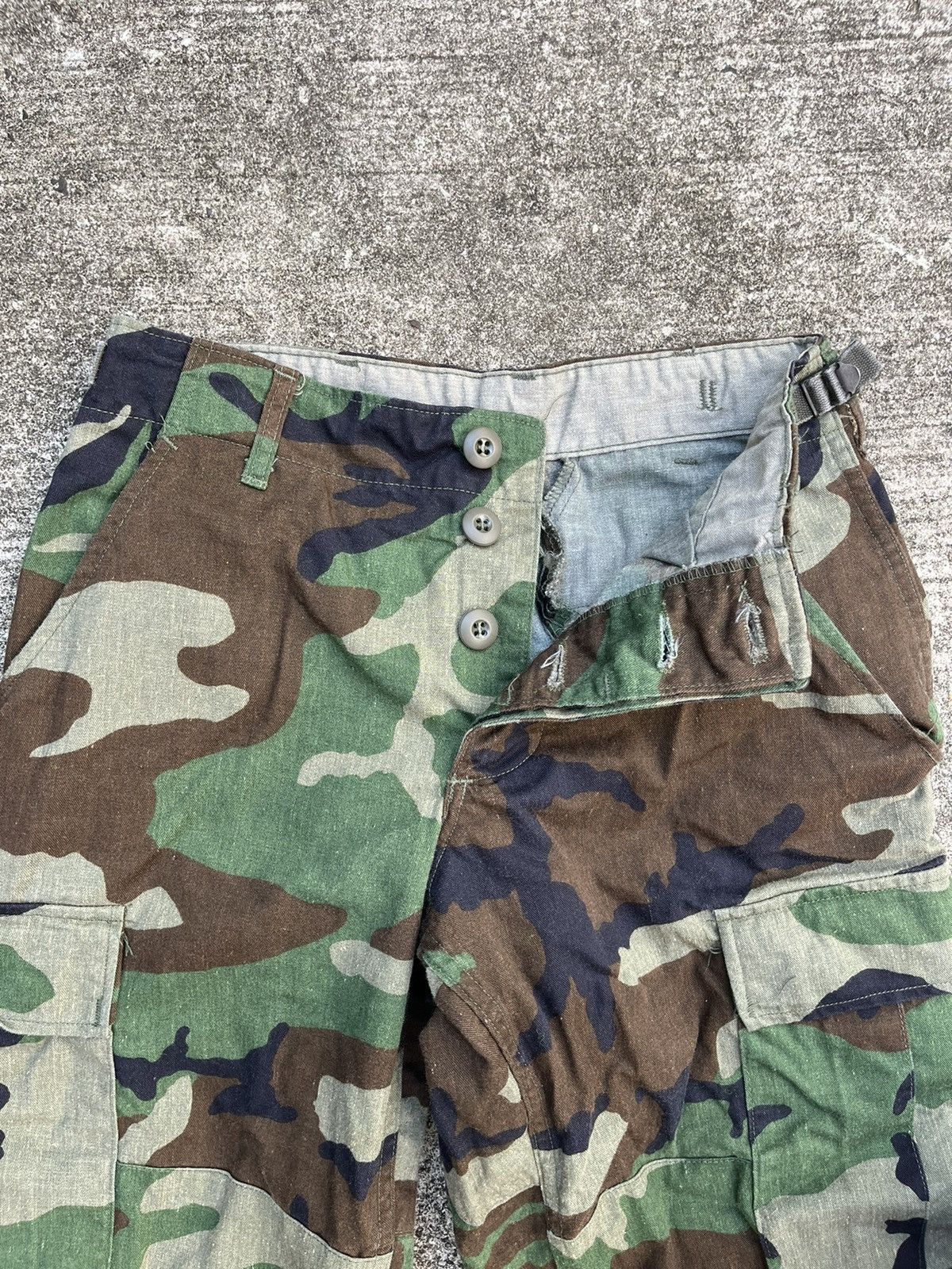 Vintage Woodland Camo Military Cargo Pants Size US 26 / EU 42 - 2 Thumbnail