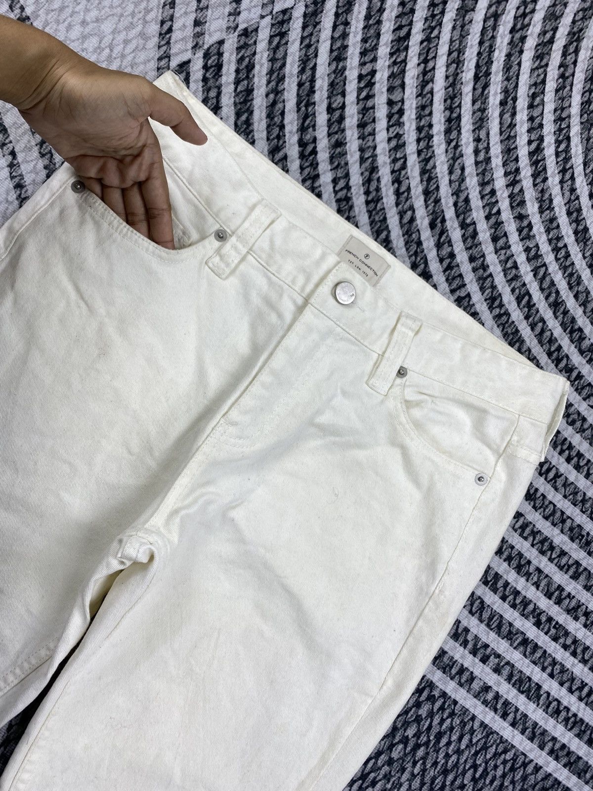 French Connection French Connection Pure White Straight Cut Pants Size US 31 - 9 Thumbnail