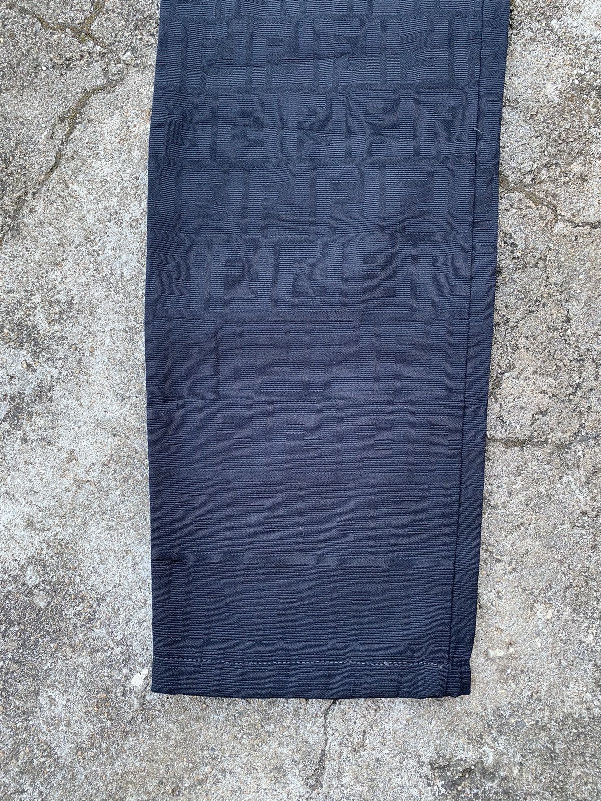 Fendi Waist 24” Fendi Monogram Size US 26 / EU 42 - 3 Thumbnail