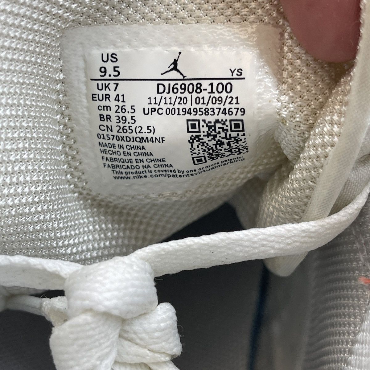 Jordan Brand Wmns air Jordan 1 mid to my first coach Size US 9.5 / IT 39.5 - 8 Thumbnail