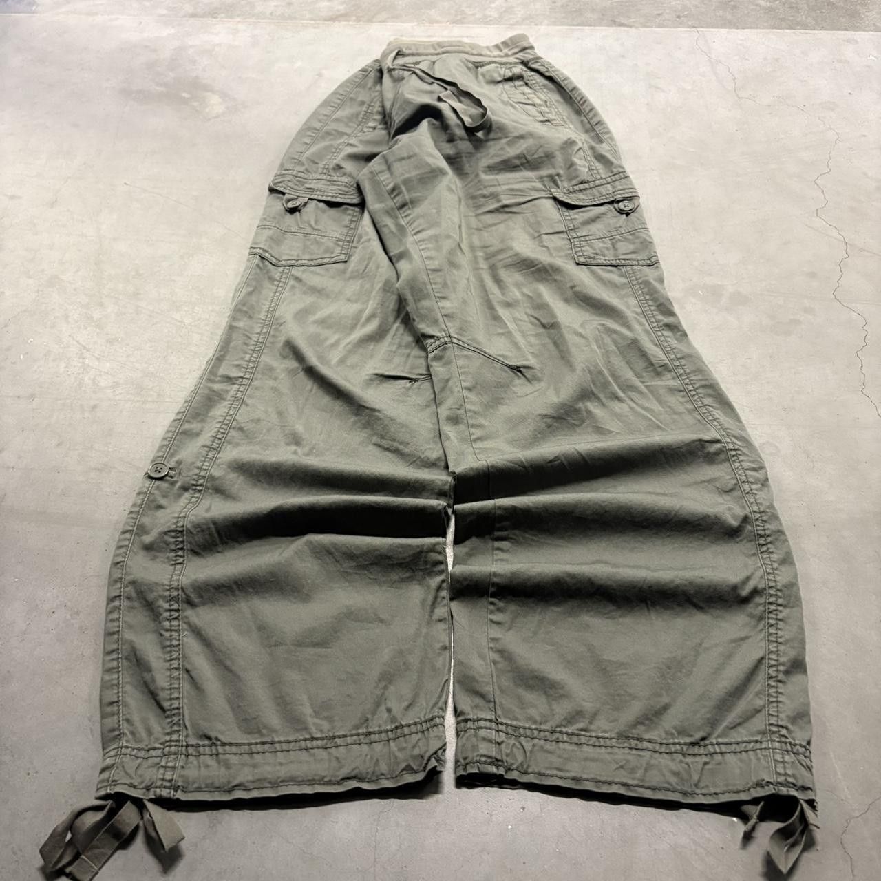Vintage Crazy Vintage Y2K/2000s Super Baggy Grey Cargo Pants With Adjustable Waist! Size US 34 / EU 50 - 3 Thumbnail