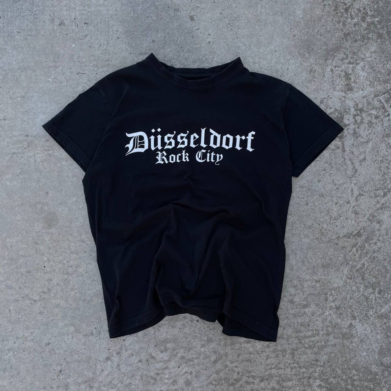Band Tees Vintage Düsseldorf Rock City T-shirts Band Tee Rock Y2K 00s Size US L / EU 52-54 / 3 - 3 Thumbnail