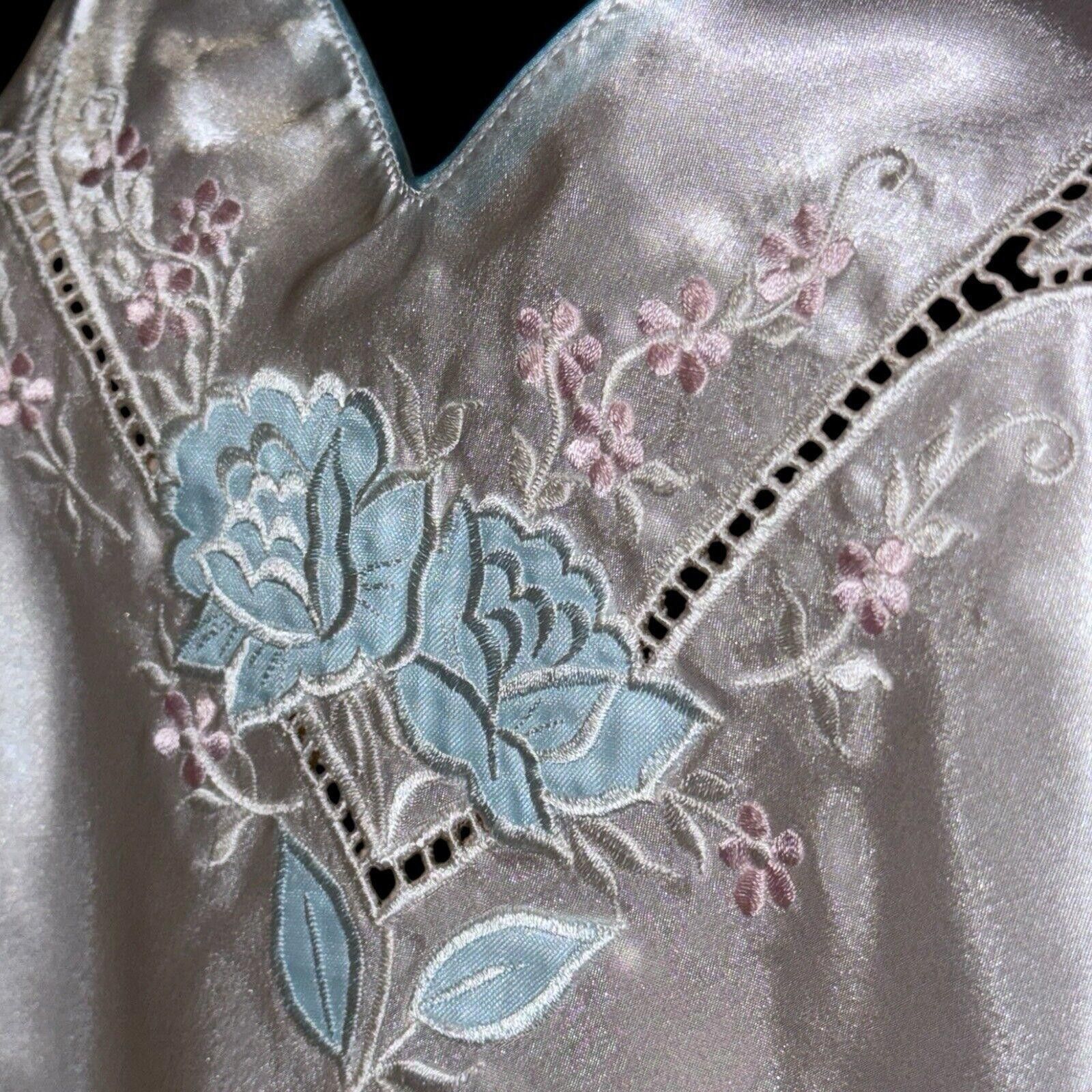 Designer Vtg Val Mode White Satin Embroidered Chemise Nightgown L Size ONE SIZE - 4 Thumbnail