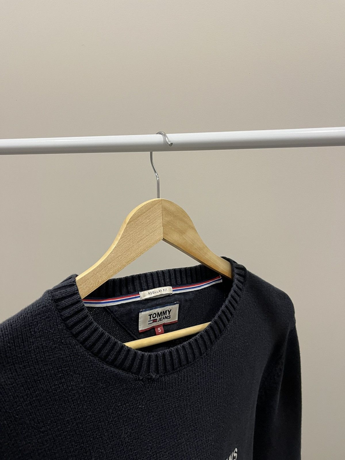 Tommy Hilfiger Vintage Tommy Hilfiger Y2K Sweater Black If Six Was Nine Size US S / EU 44-46 / 1 - 6 Thumbnail