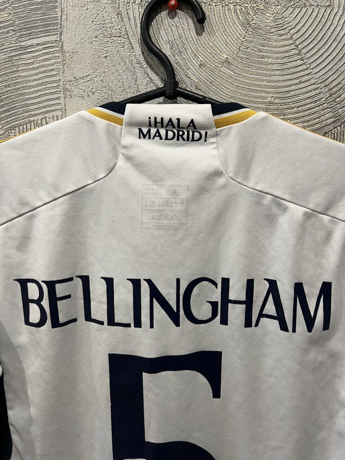 Adidas Adidas Real Madrid Home Bellingham 5 Jersey 23/24 Hala Size US M / EU 48-50 / 2 - 9 Thumbnail