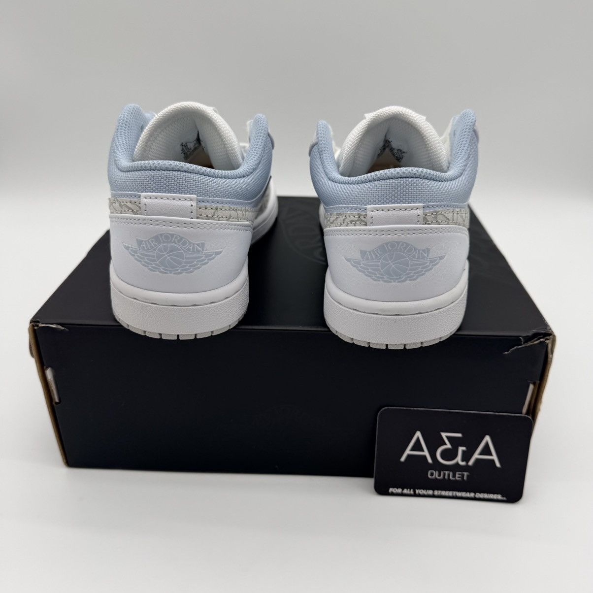 Jordan Brand Jordan 1 Low SE Blue Tint Elephant Tint US 4 Brand New Size US 4 / IT 34 - 4 Thumbnail