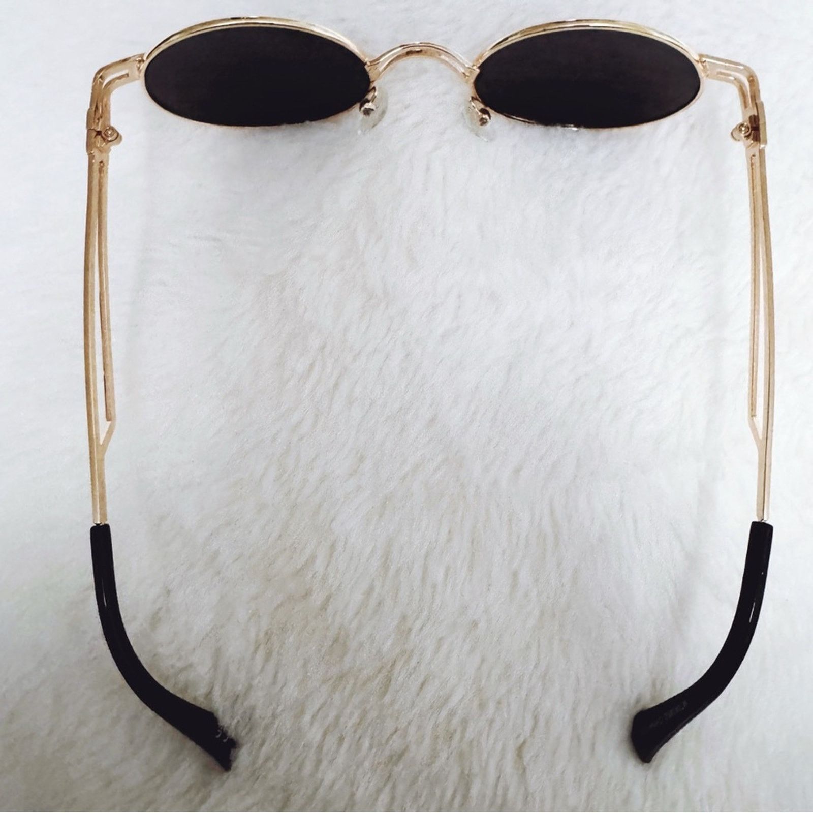 Other Betsy Black with Gold Rim Round Sunglasses Size ONE SIZE - 10 Thumbnail