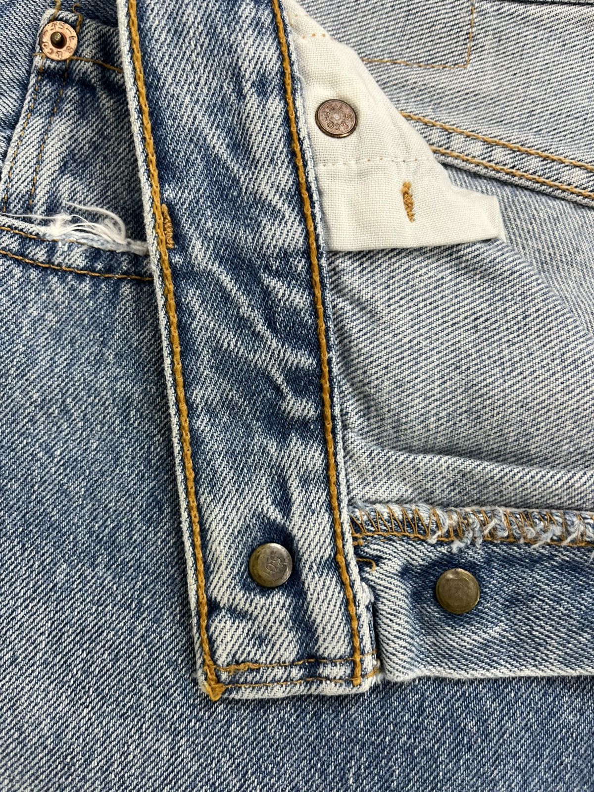 Levi's Vintage Clothing 🇺🇸1990s Vintage Levis 501 33x32 Straight Leg Light Blue Jeans Size US 32 / EU 48 - 11 Thumbnail