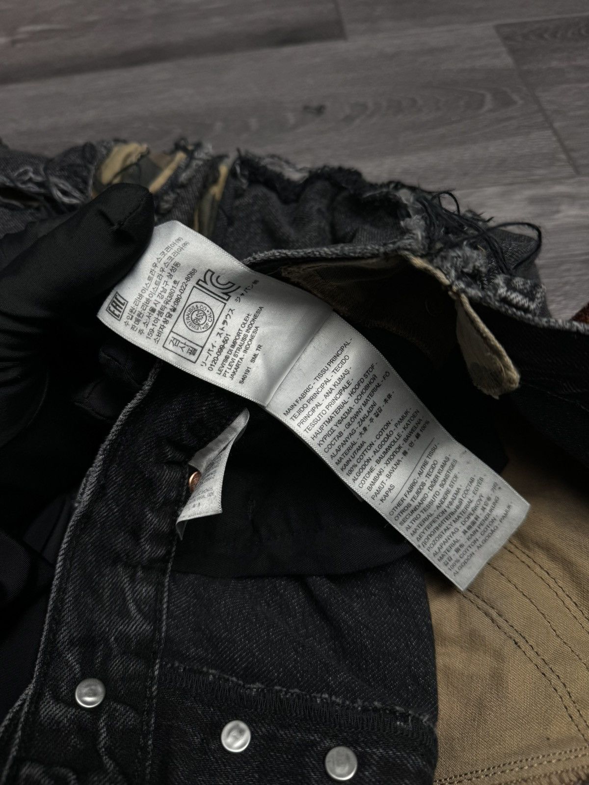 Levi's × Vetements SS19 Vetements x Levi’s Reconstructed Denim Cargo Pants Size US 32 / EU 48 - 9 Thumbnail