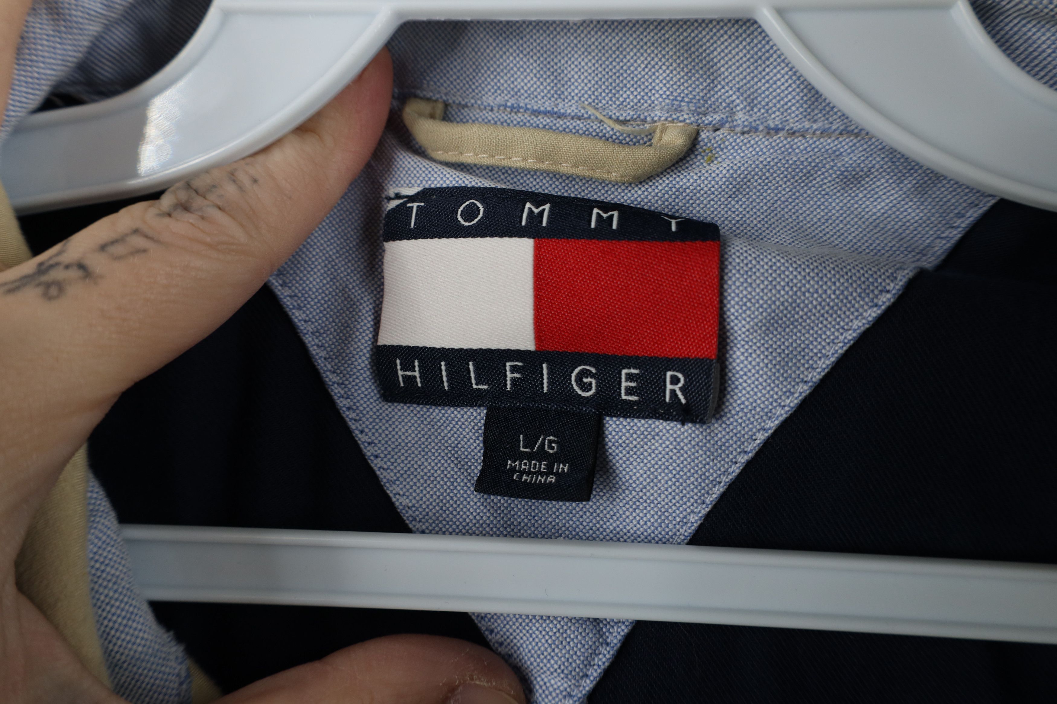 Tommy Hilfiger × Vintage Vintage 90s Tommy Hilfiger Microfiber Bomber Jacket Beige Size US L / EU 52-54 / 3 - 7 Thumbnail