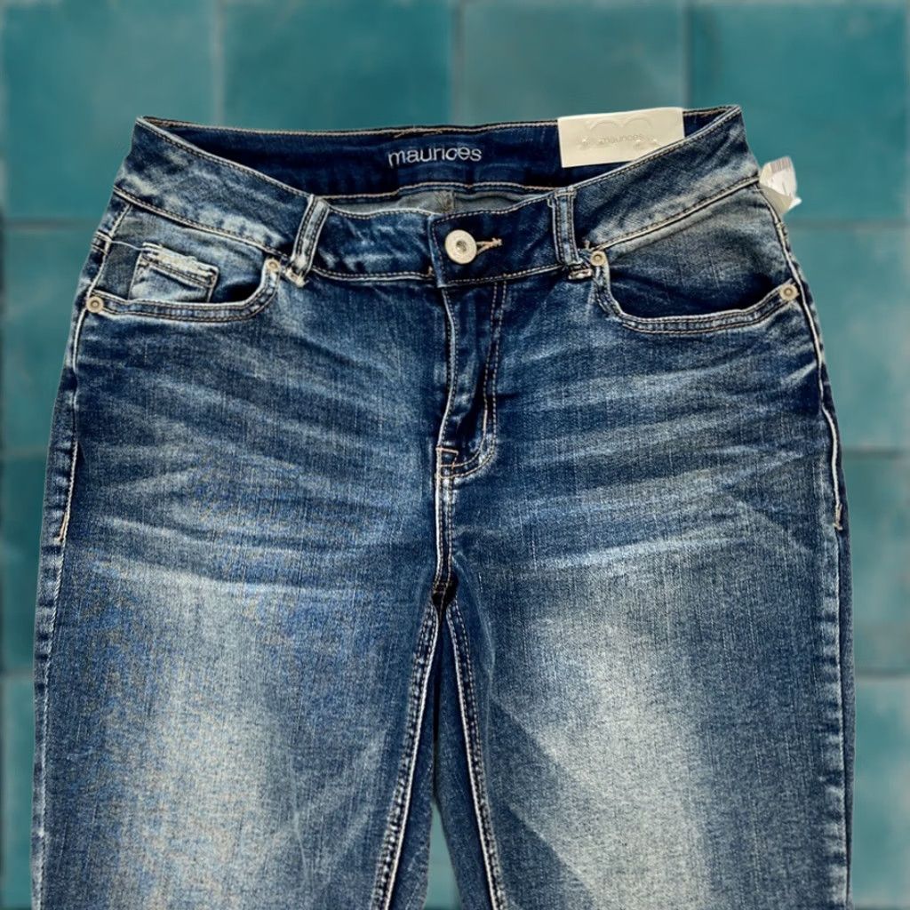 Vintage Maurices Capri Jeans Women's Capri Medium Wash Blue Stretch Denim Pants Cropped 4 Regular Womens Jeans Capris 22 in Inseam 3/4 Length Blue Maurices Size 27" / US 4 / IT 40 - 1 Thumbnail