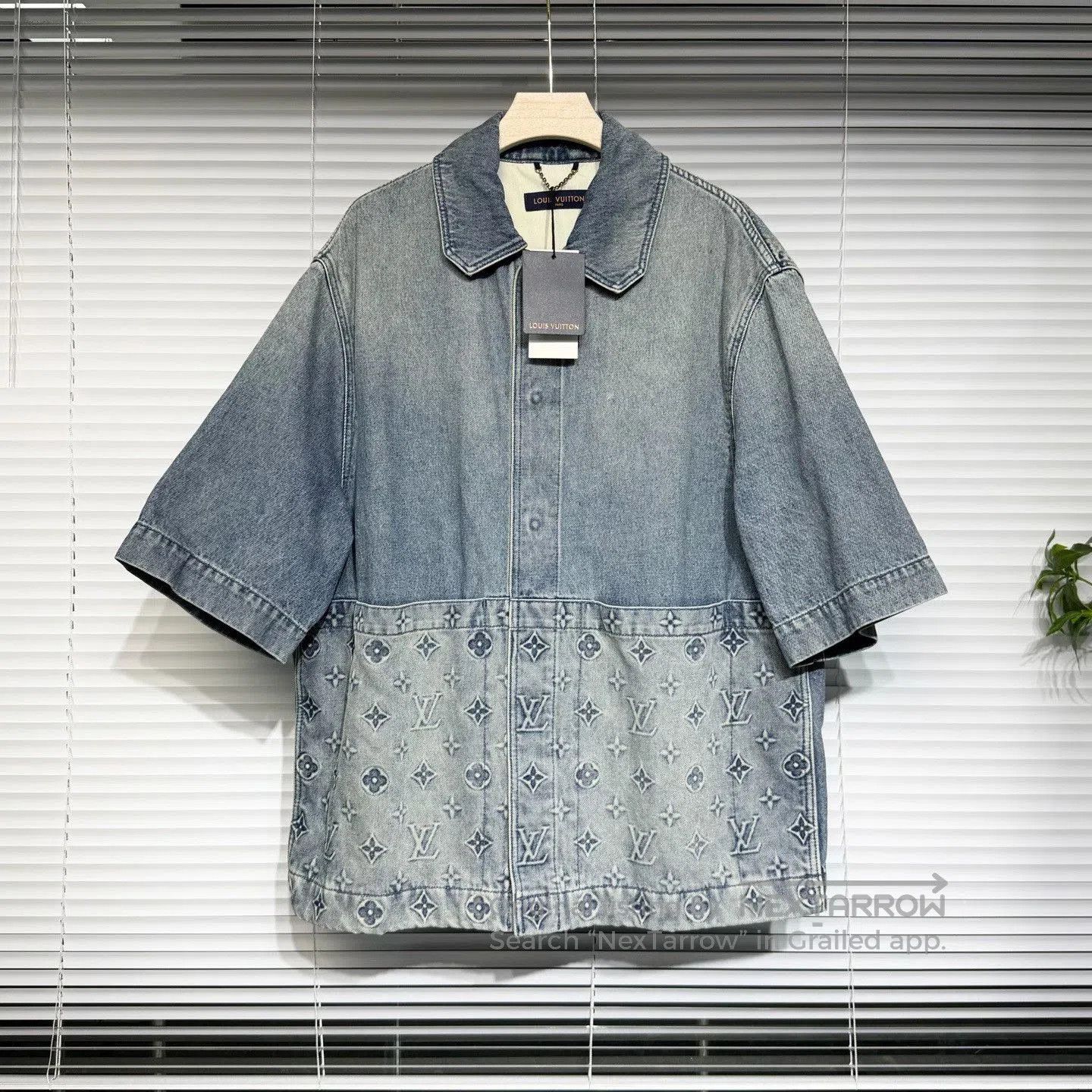 Louis Vuitton Louis Vuitton Denim Short-Sleeve Shirt. Size US XL / EU 56 / 4 - 1 Thumbnail