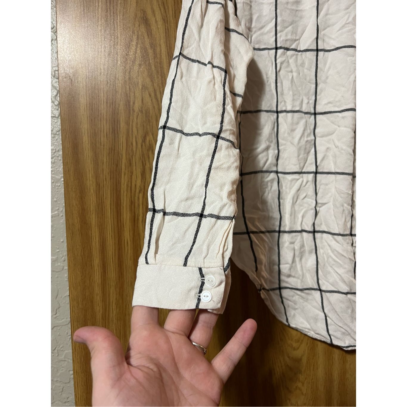 Other Lush White Plaid Woman’s Long Sleeve V-Neck Top Size Medium Size M / US 6-8 / IT 42-44 - 11 Thumbnail