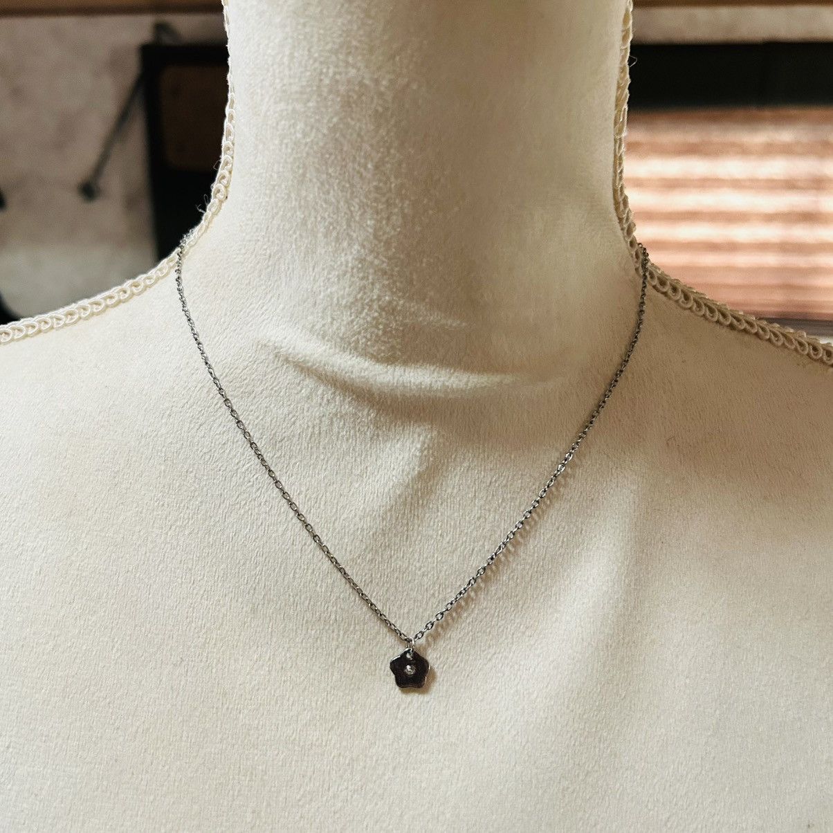 Handmade Handcrafted clear glass stone accent flower pendant necklace Size ONE SIZE - 2 Thumbnail