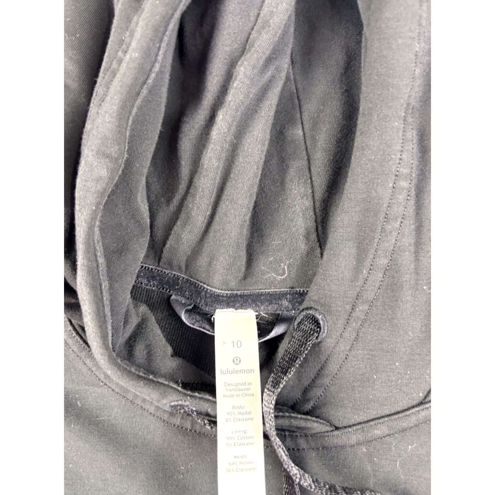 Lululemon LULULEMON Sweatshirt Women’s 10 Black Twisted & Tucked Pullover Hoodie Open Back Sweatshirt Open Back Size L / US 10 / IT 46 - 7 Thumbnail