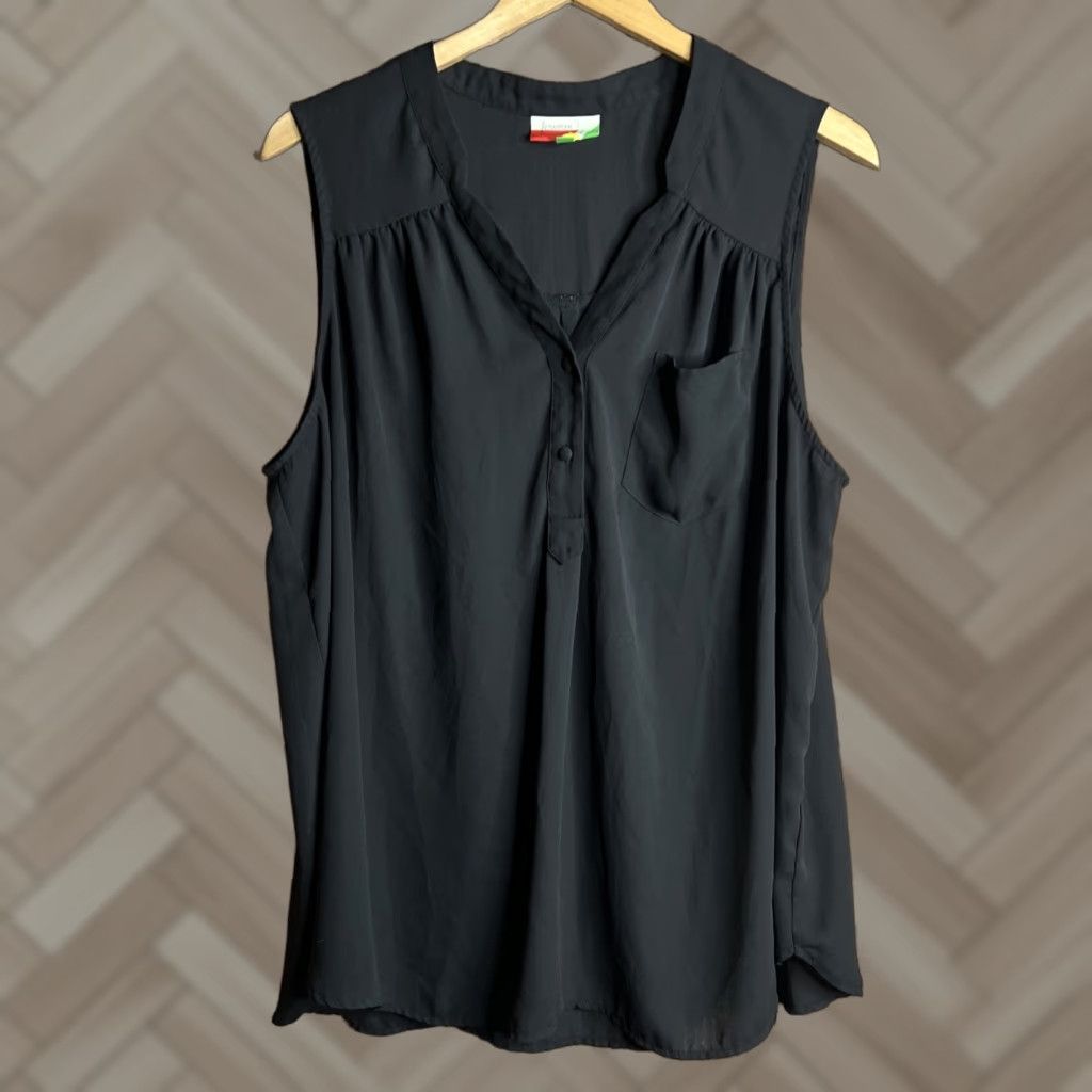 Vintage **Women Black 1X Plus Sleeveless T-Shirt** User: Women Black 1X Plus Sleeveless T-Shirt Size XL / US 12-14 / IT 48-50 - 1 Thumbnail