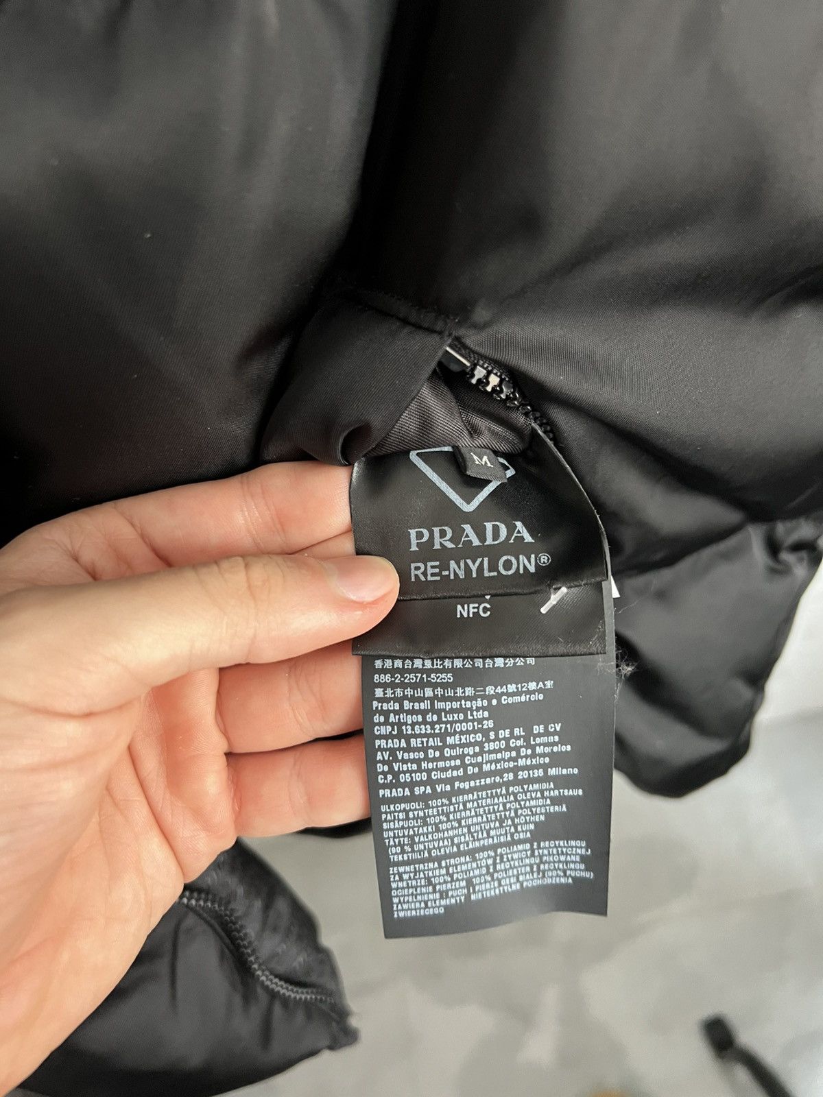 Prada 23AW re-nylon reversible down Prada jacket Size US M / EU 48-50 / 2 - 6 Thumbnail