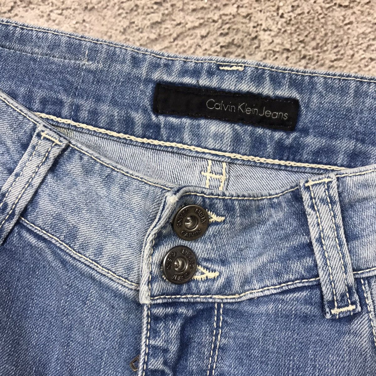 Vintage Vintage 90s Calvin Klein Distressed Flared Jeans Grunge 28 Size 28" / US 6 / IT 42 - 3 Thumbnail