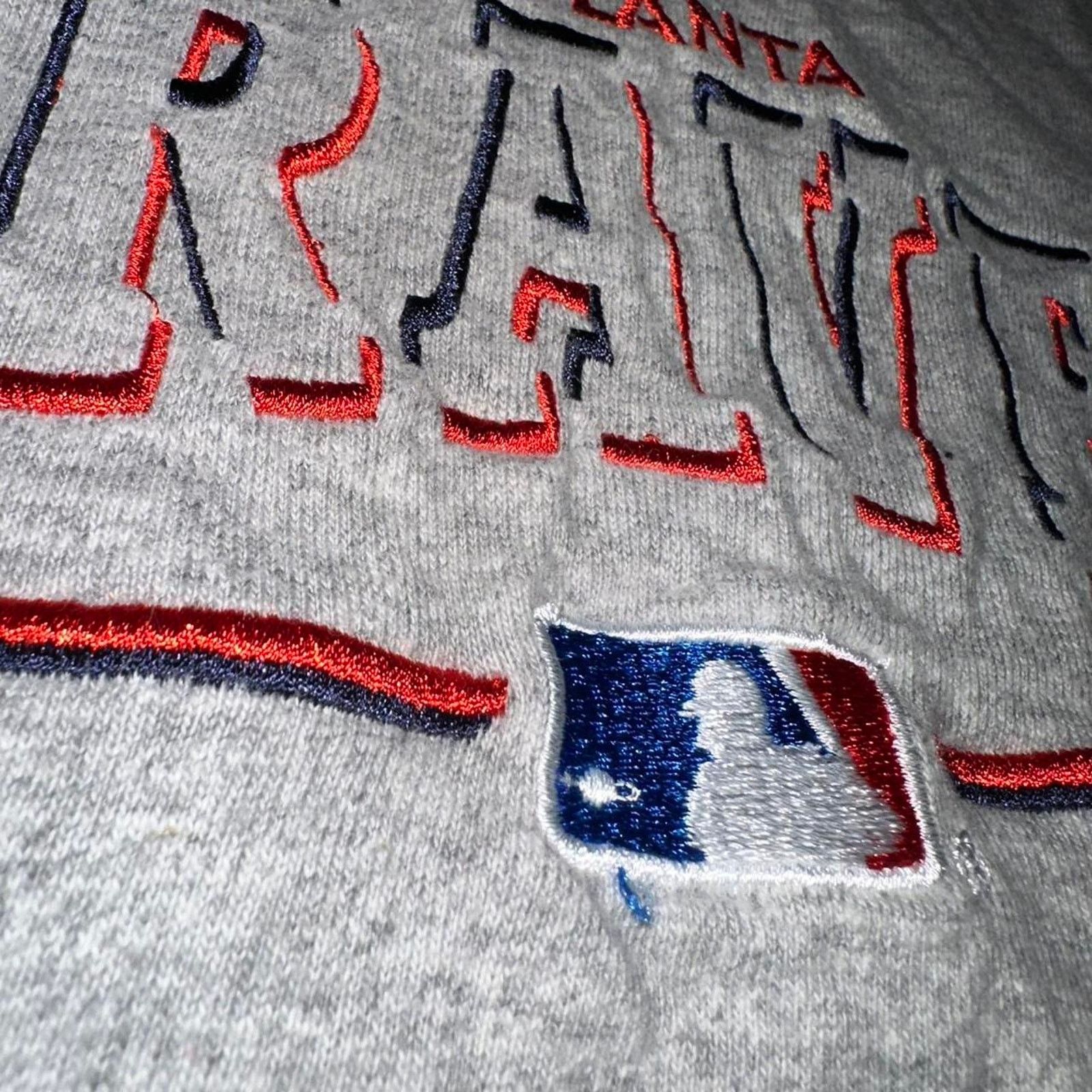 Champion × MLB × Vintage Champion Atlanta Braves Embroidered T Shirt MLB size L 20x27 Size US L / EU 52-54 / 3 - 7 Thumbnail